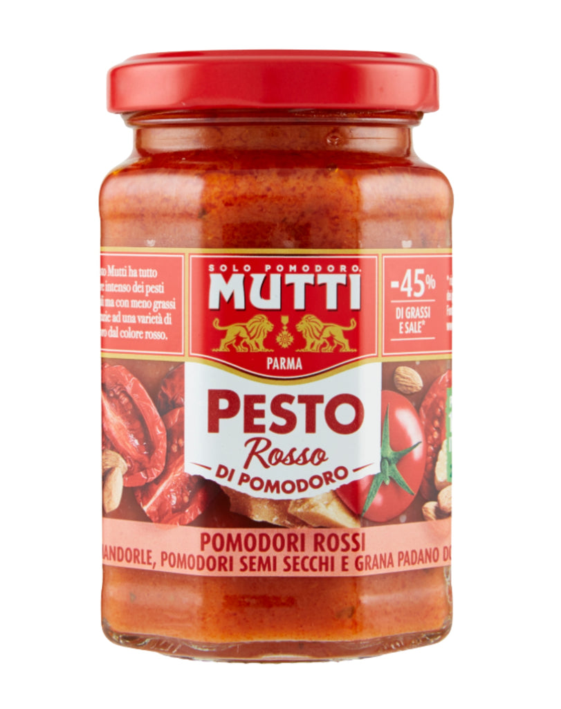 Tomatenpesto (Pesto Rosso) mit getrockneten Tomaten, Mandeln und Parmigiano Reggiano